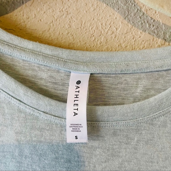 Athleta EUC Women’s Size Small Release Tee Gentle Blue - Picture 4 of 11